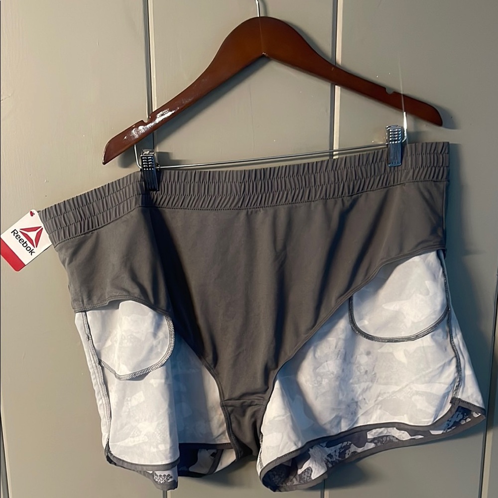 NWT Reebok Running Shorts Camouflage Gray White Activewear Tomboy Sports 3X - Picture 4 of 5